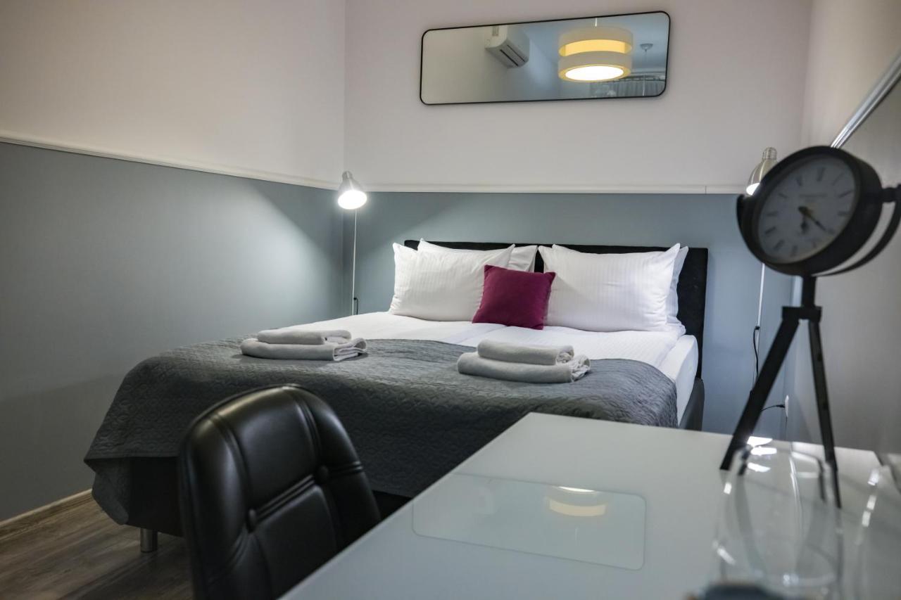Leo Apartments Main Square Краков Экстерьер фото