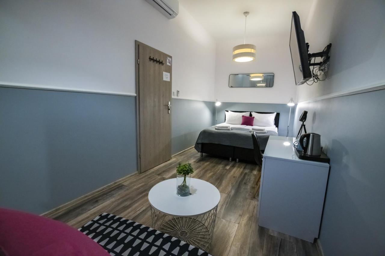 Leo Apartments Main Square Краков Экстерьер фото