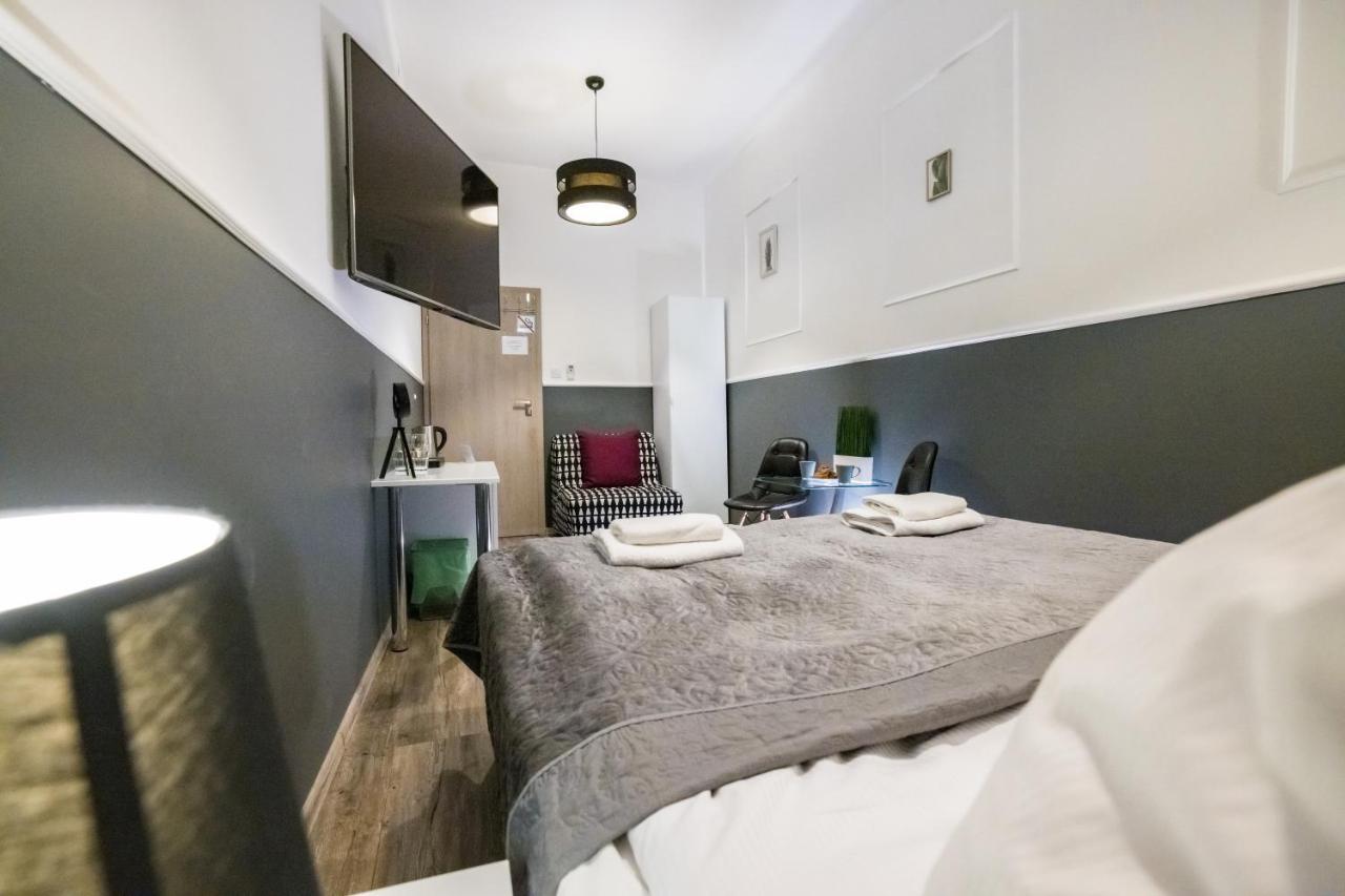 Leo Apartments Main Square Краков Экстерьер фото
