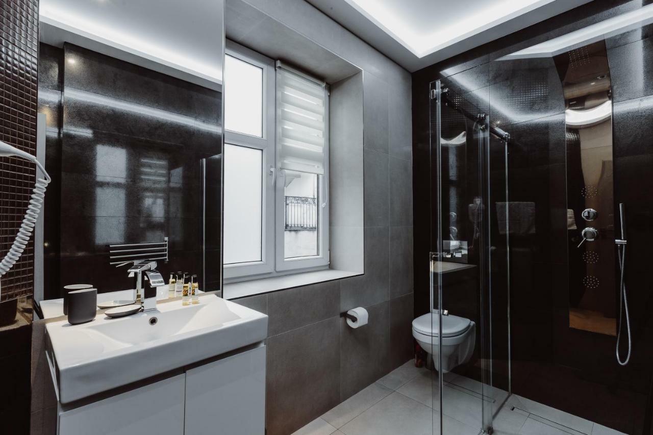 Leo Apartments Main Square Краков Экстерьер фото