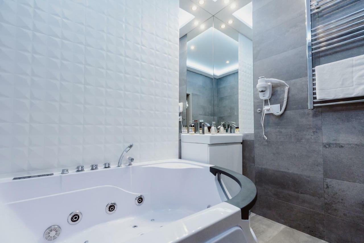 Leo Apartments Main Square Краков Экстерьер фото